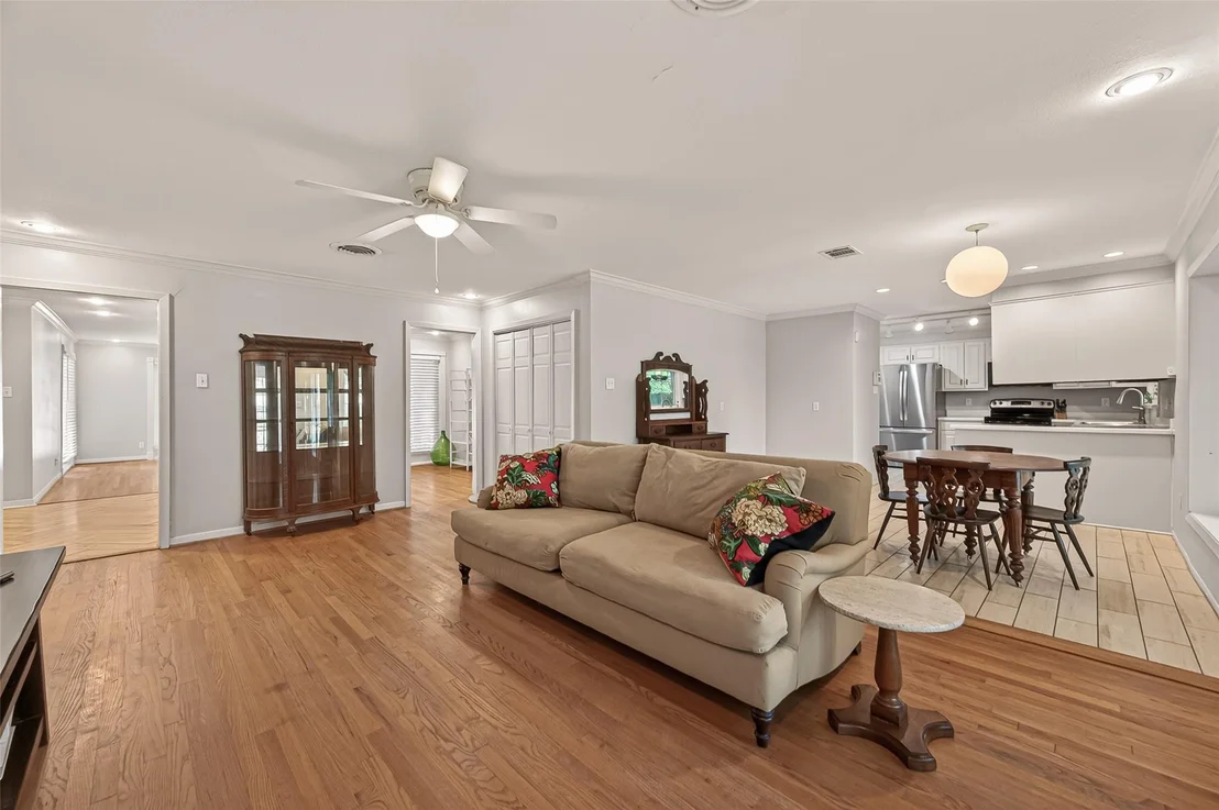 Photo of 10807 Oasis Drive
