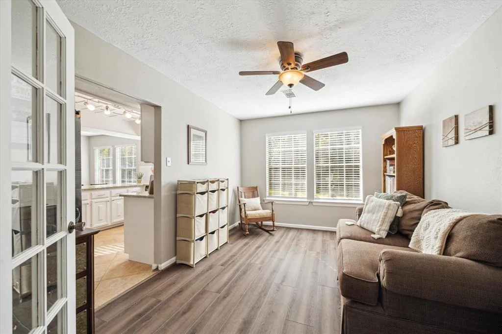 Photo of 33 Hickory Oak Drive