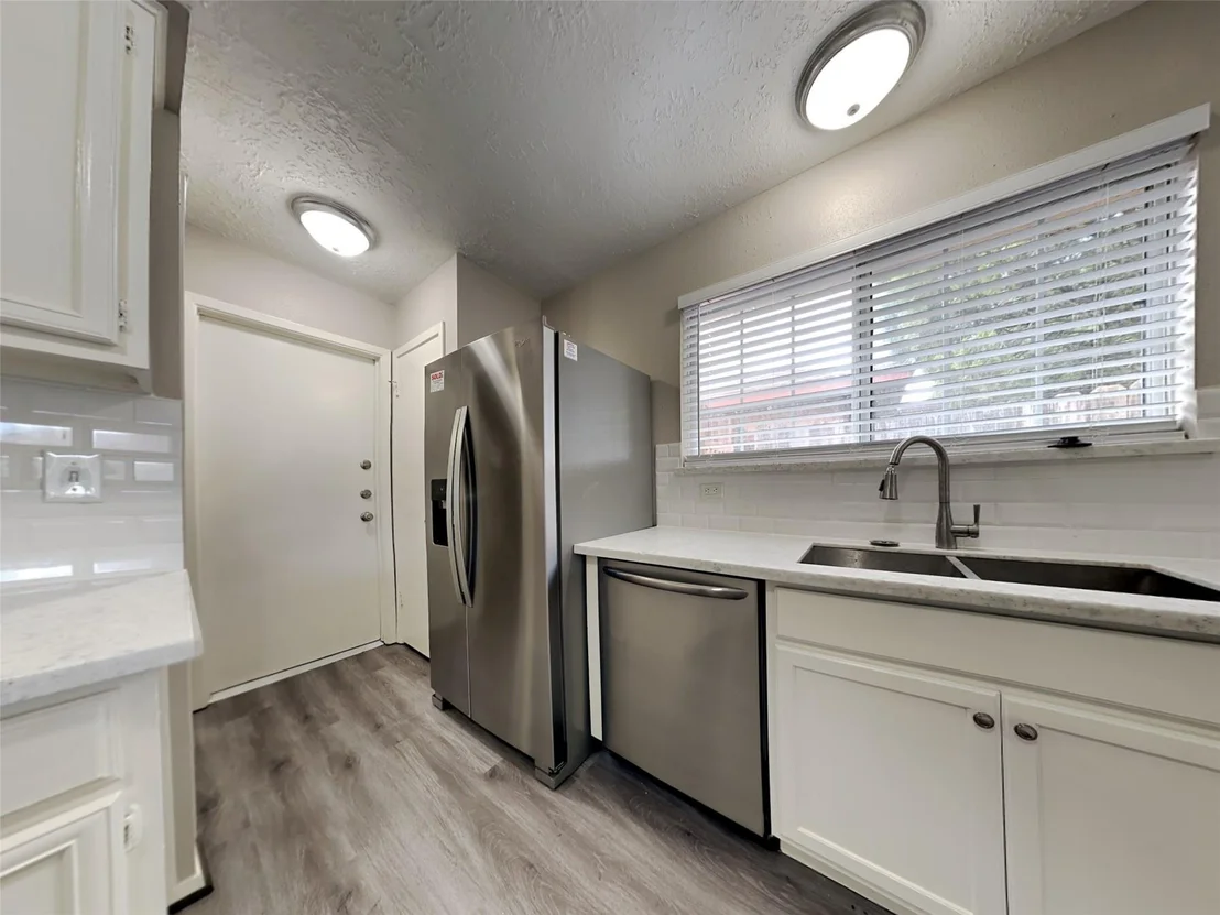 Photo of 15227 Dunstable Lane