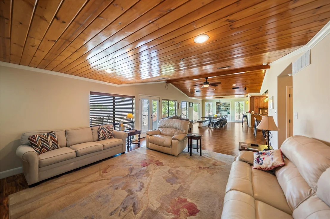 Photo of 121 Holiday Lane