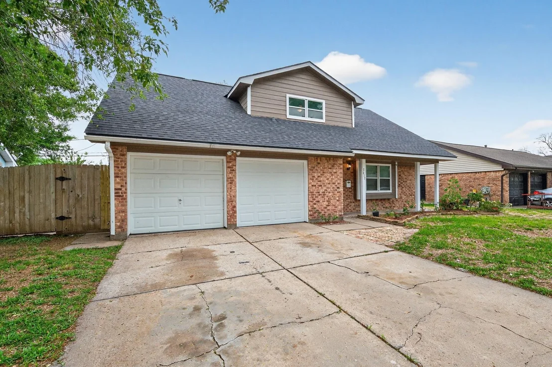 Photo of 2217 Hickory Lane