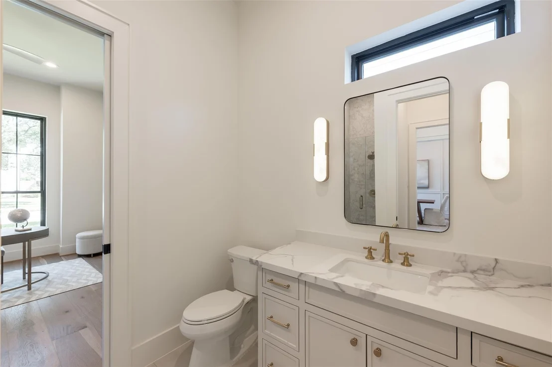 Photo of 1241 Du Barry Lane