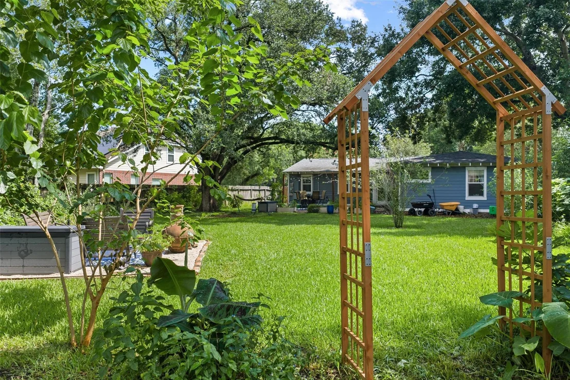 Photo of 4825 Kingfisher Drive