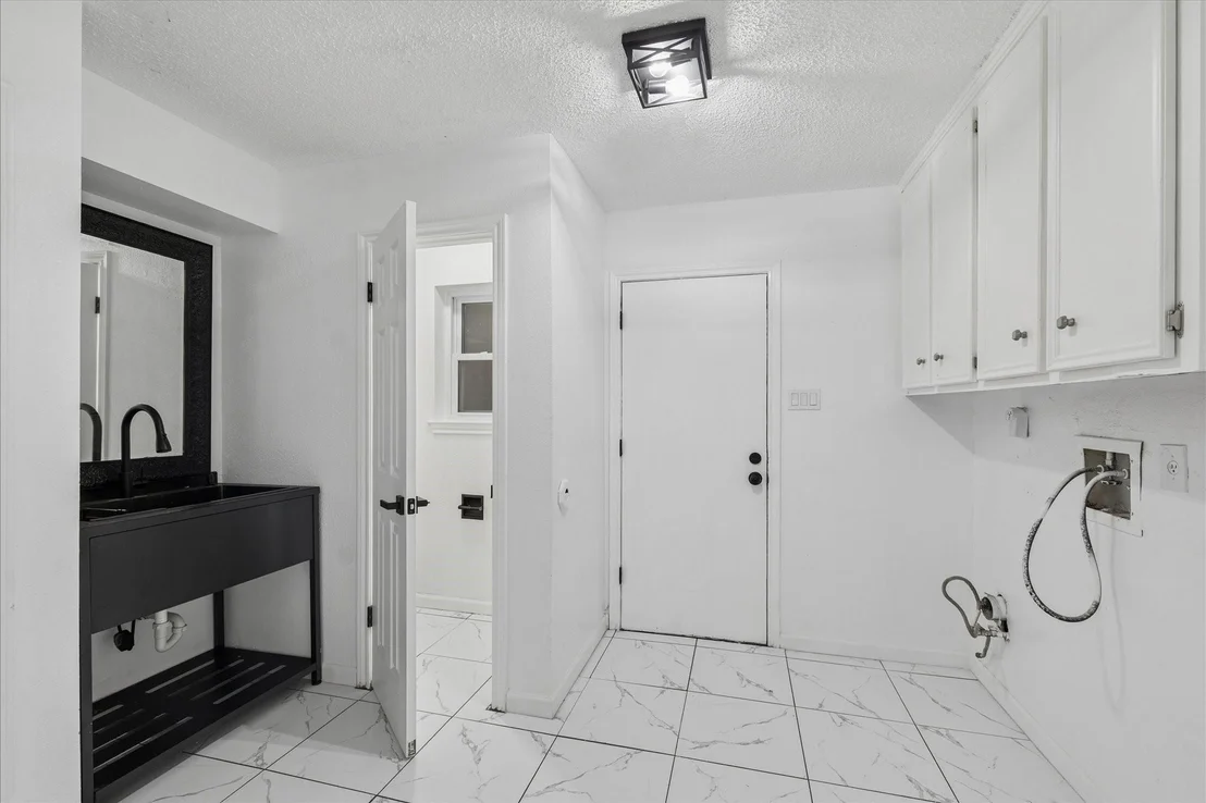 Photo of 210 Weeping Oak Lane
