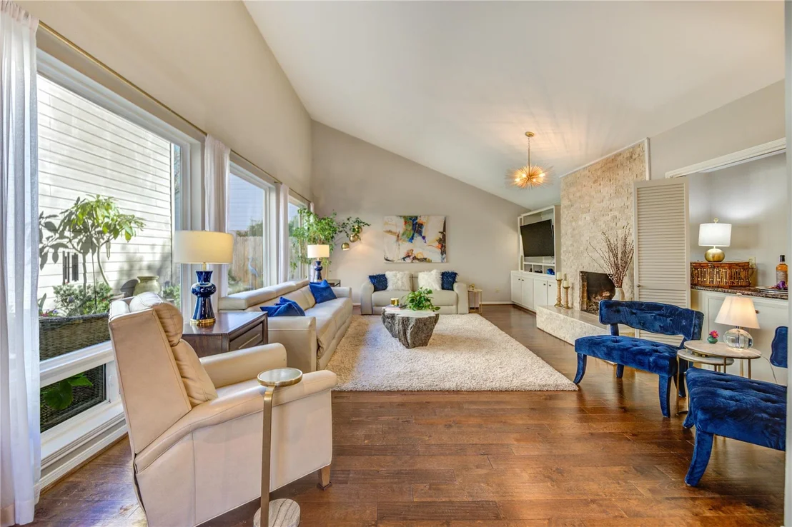 Photo of 1843 Round Lake Drive