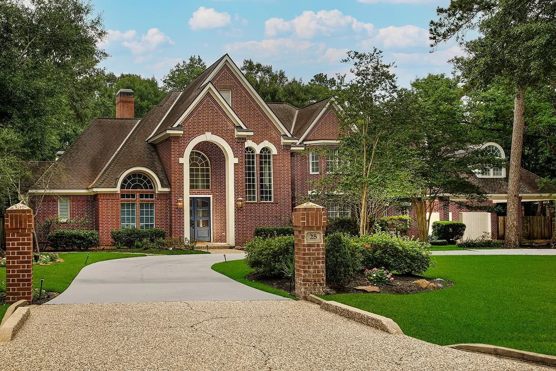 Photo of 25 Red Sable Point