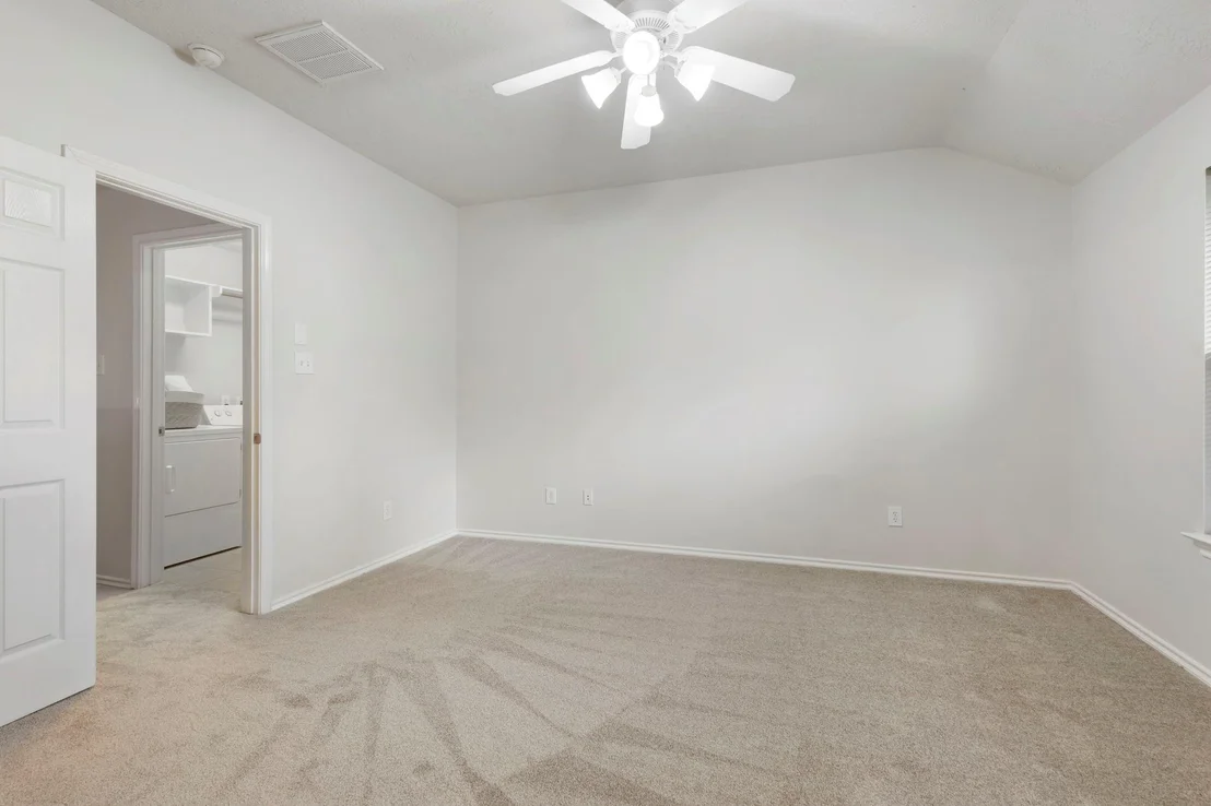 Photo of 215 W Stedhill Loop