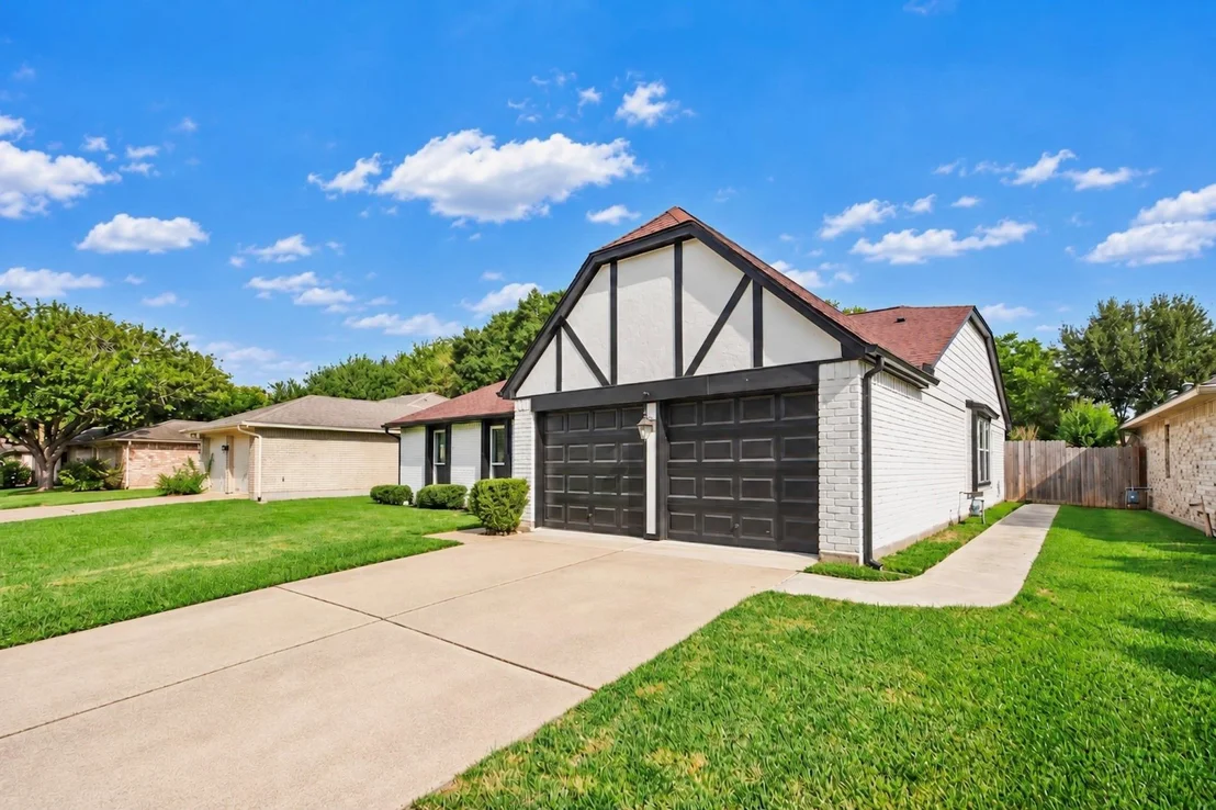 Photo of 2419 Broken Elm Drive
