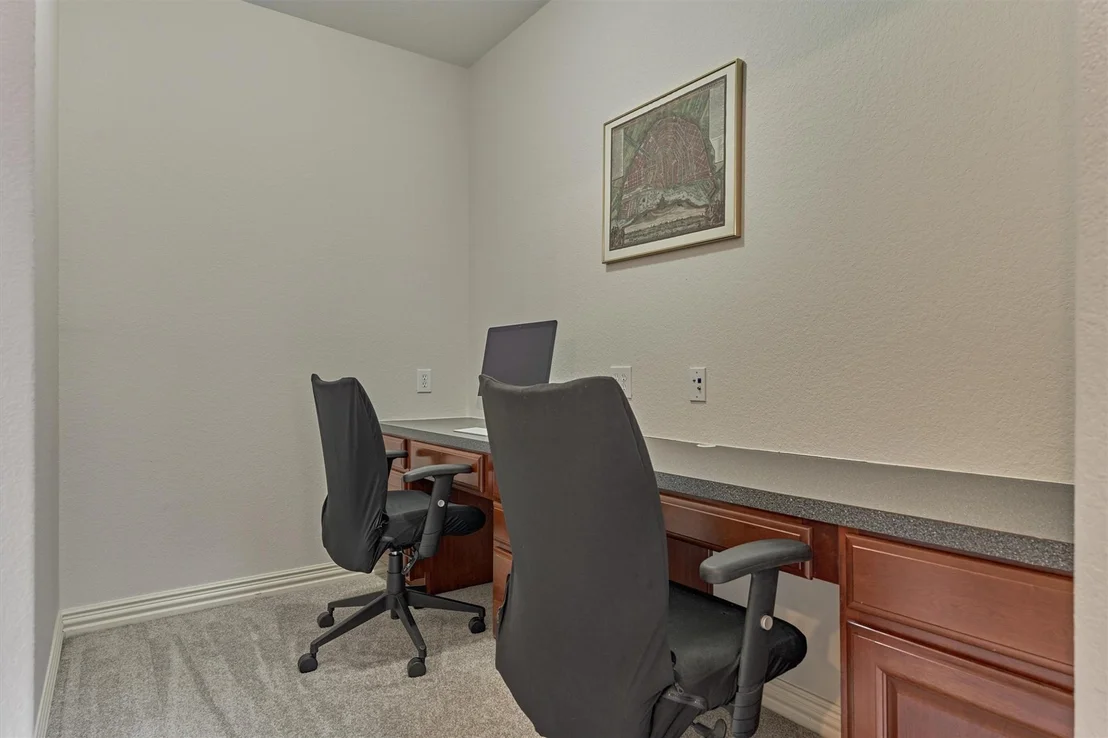 Photo of 11 N French Oaks Circle