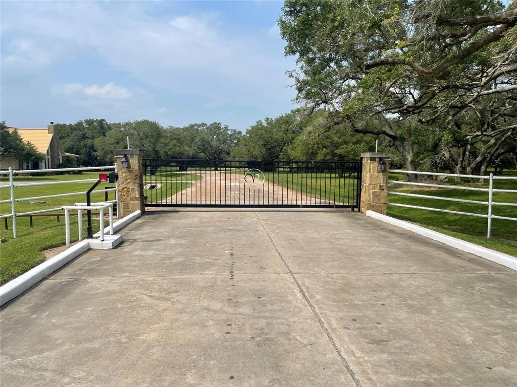 Photo of 114 Center Tree Drive