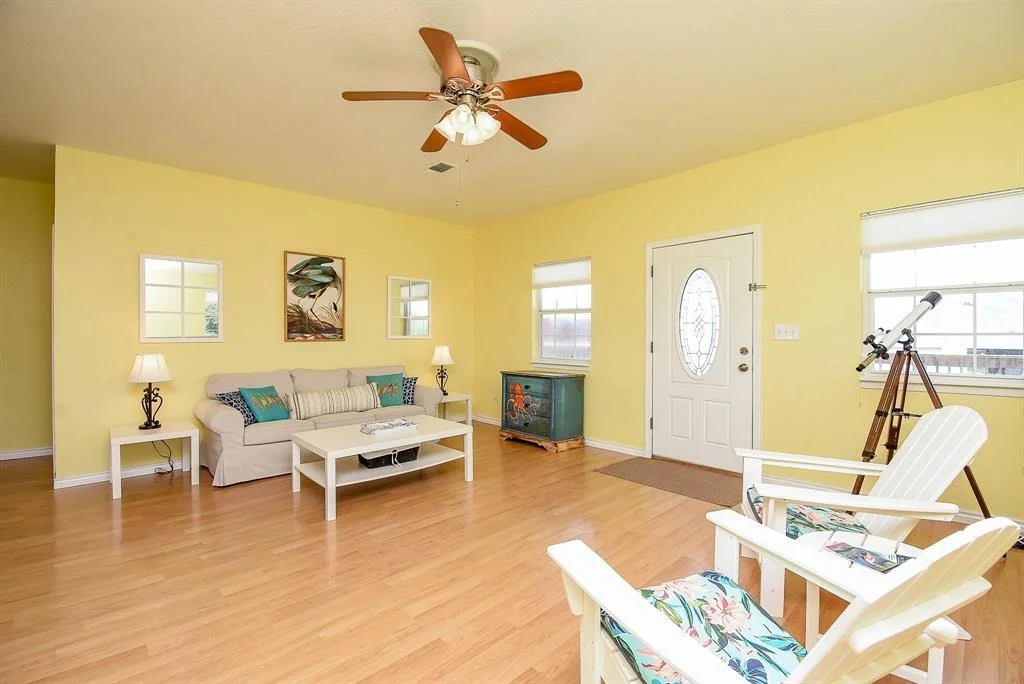 Photo of 1039 Bayview Drive