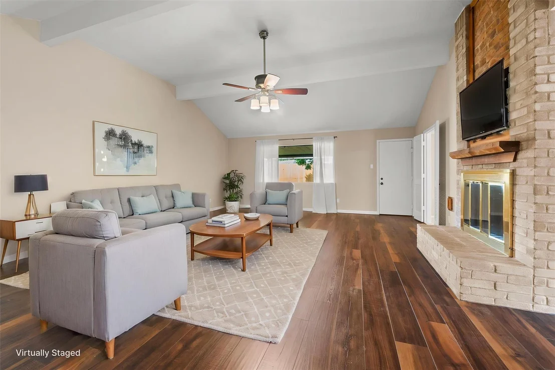 Photo of 2115 Fort Laramie Drive