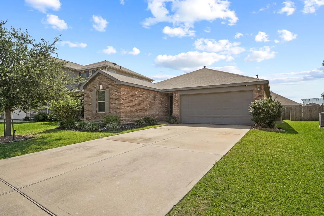 Photo of 20943 Westfield Grove Place