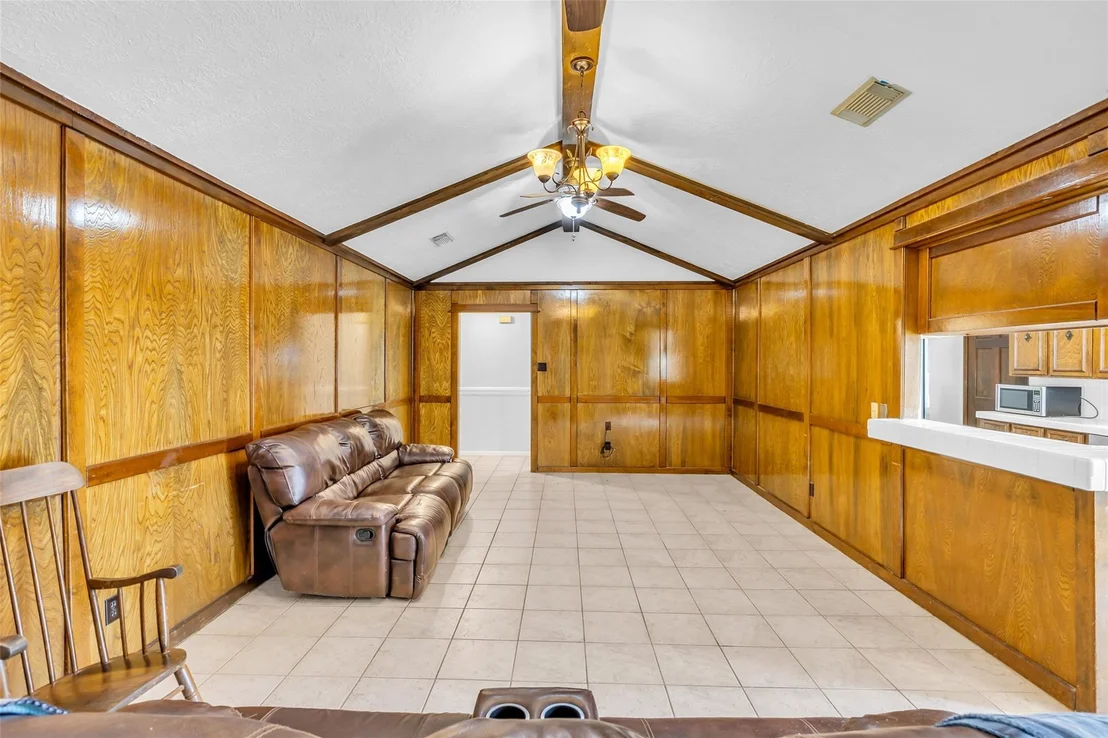 Photo of 2421 Maxwell Lane