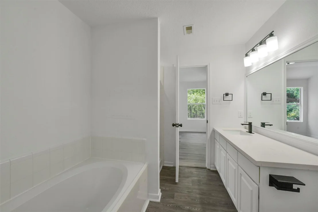 Photo of 2811 Packard Elm Street