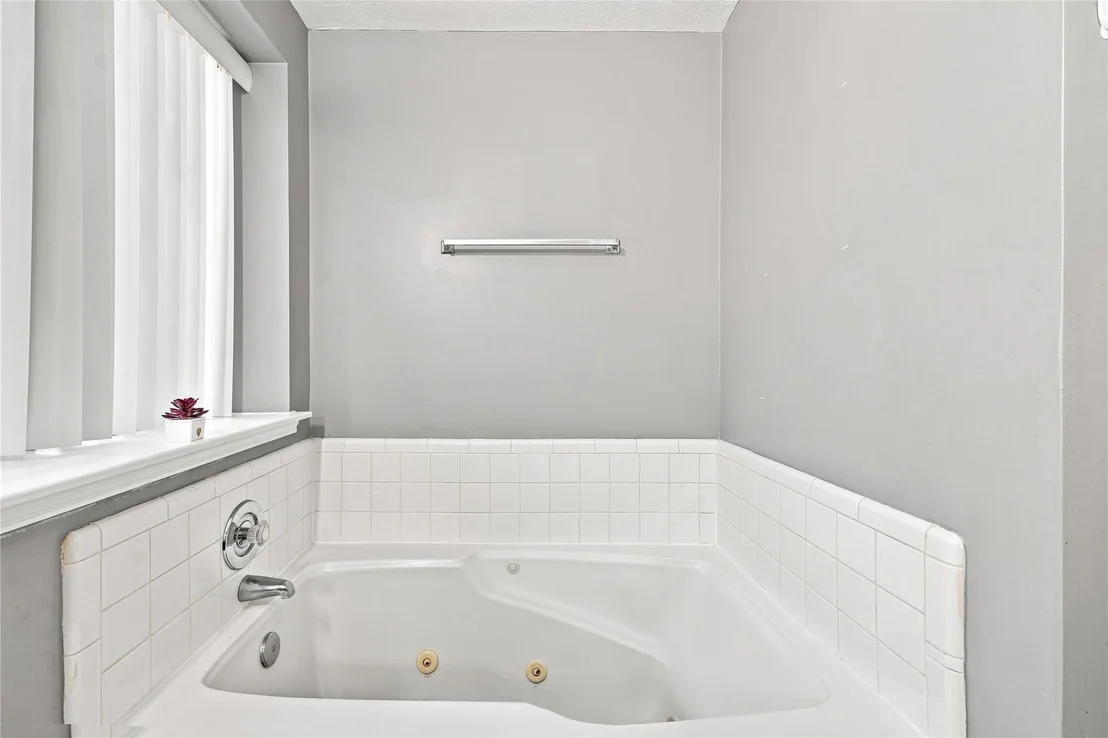 Photo of 10827 Oak Acres Drive