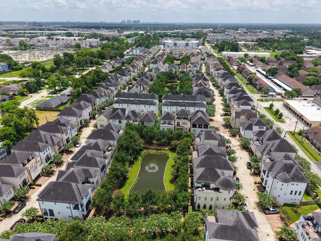 Photo of 10901 Upland Park
