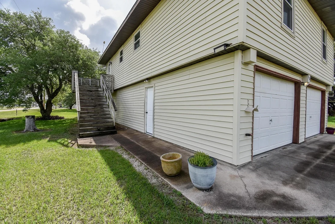 Photo of 225 Swallow Drive