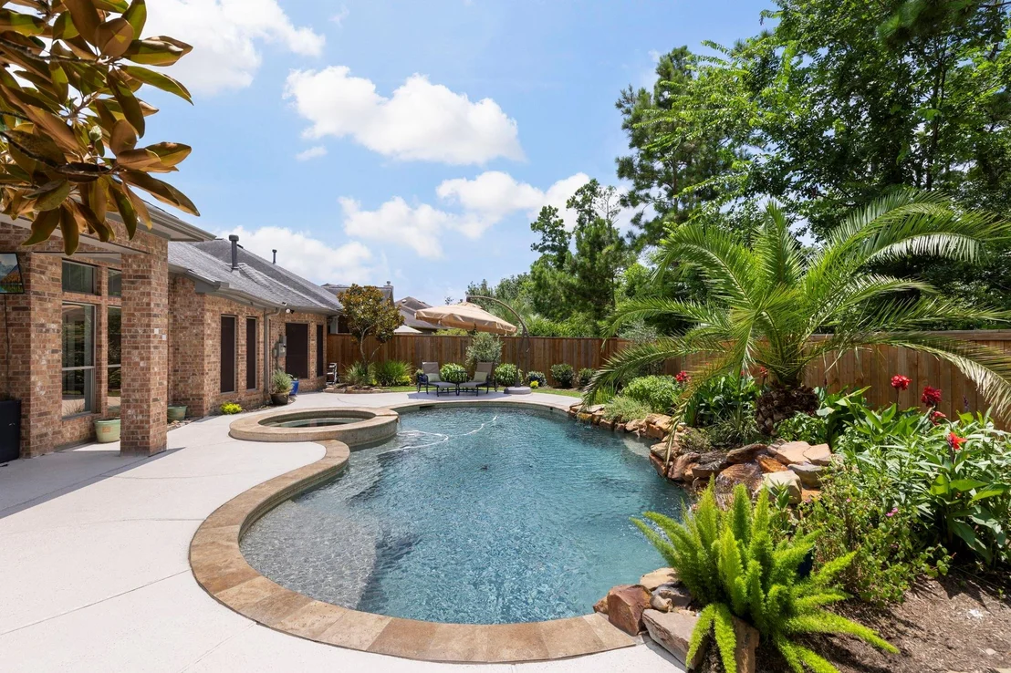 Photo of 35 Avalon Oaks Court