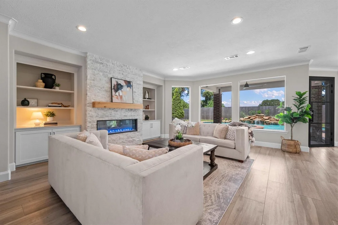 Photo of 15206 Hilltop View Drive
