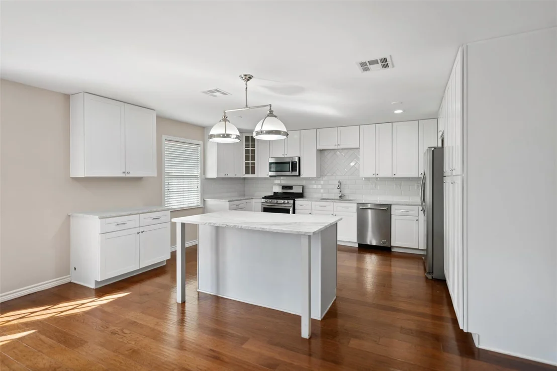 Photo of 5203 Chantilly Lane