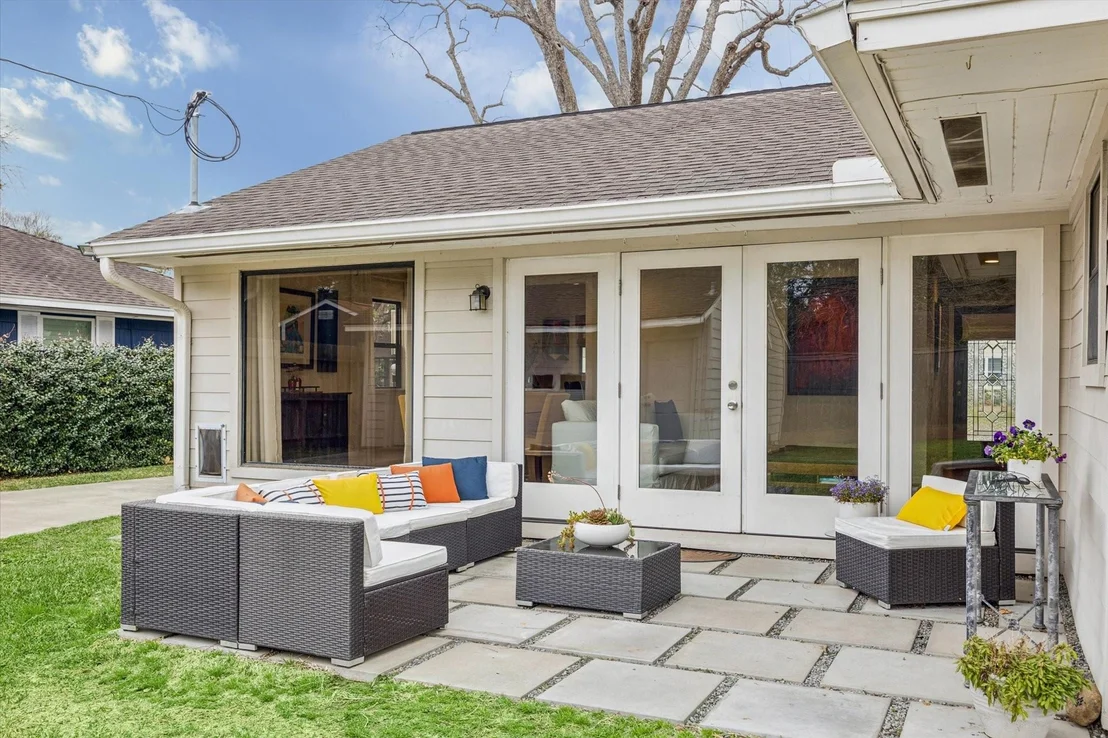 Photo of 4721 Kingfisher Drive
