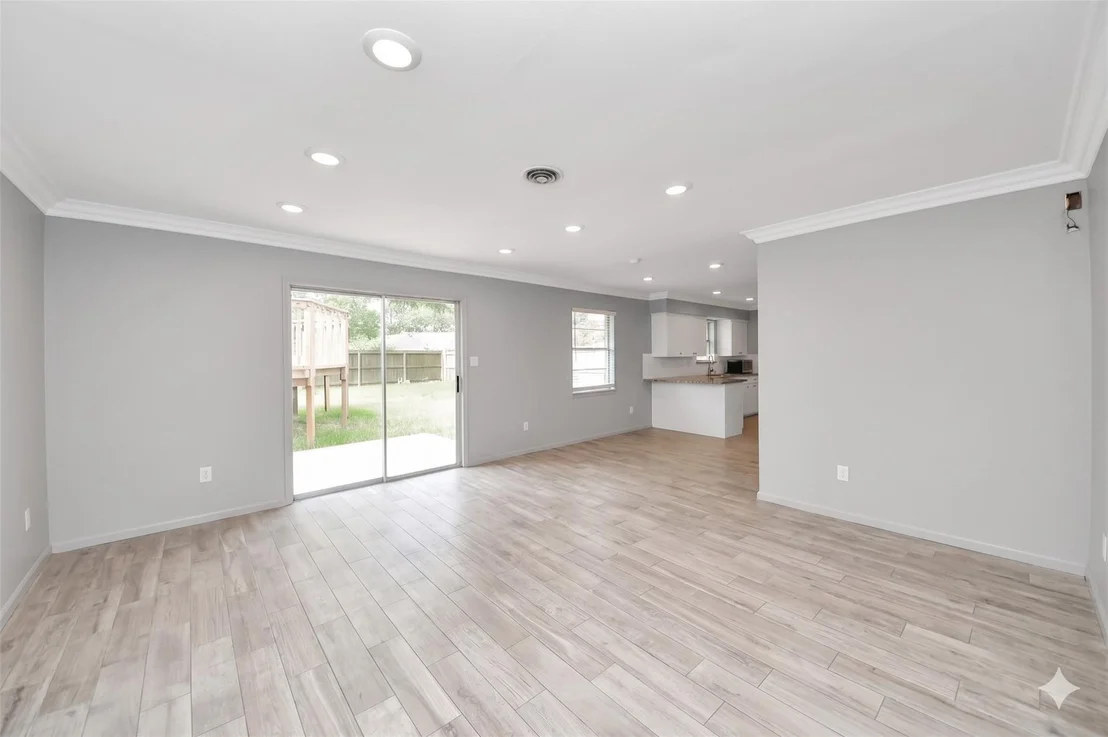 Photo of 5815 Effingham Drive