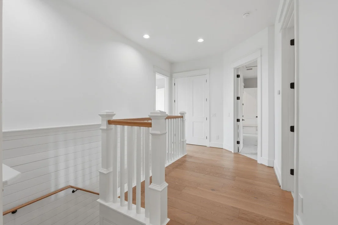 Photo of 6533 Auburn Lakes Drive