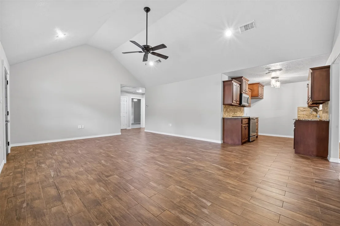 Photo of 1007 W Cedar River Road