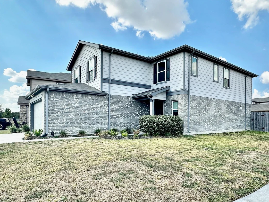 Photo of 5510 Eagle Sky Boulevard