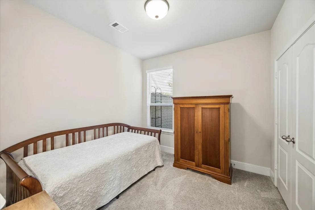 Photo of 15 Overland Heath Drive