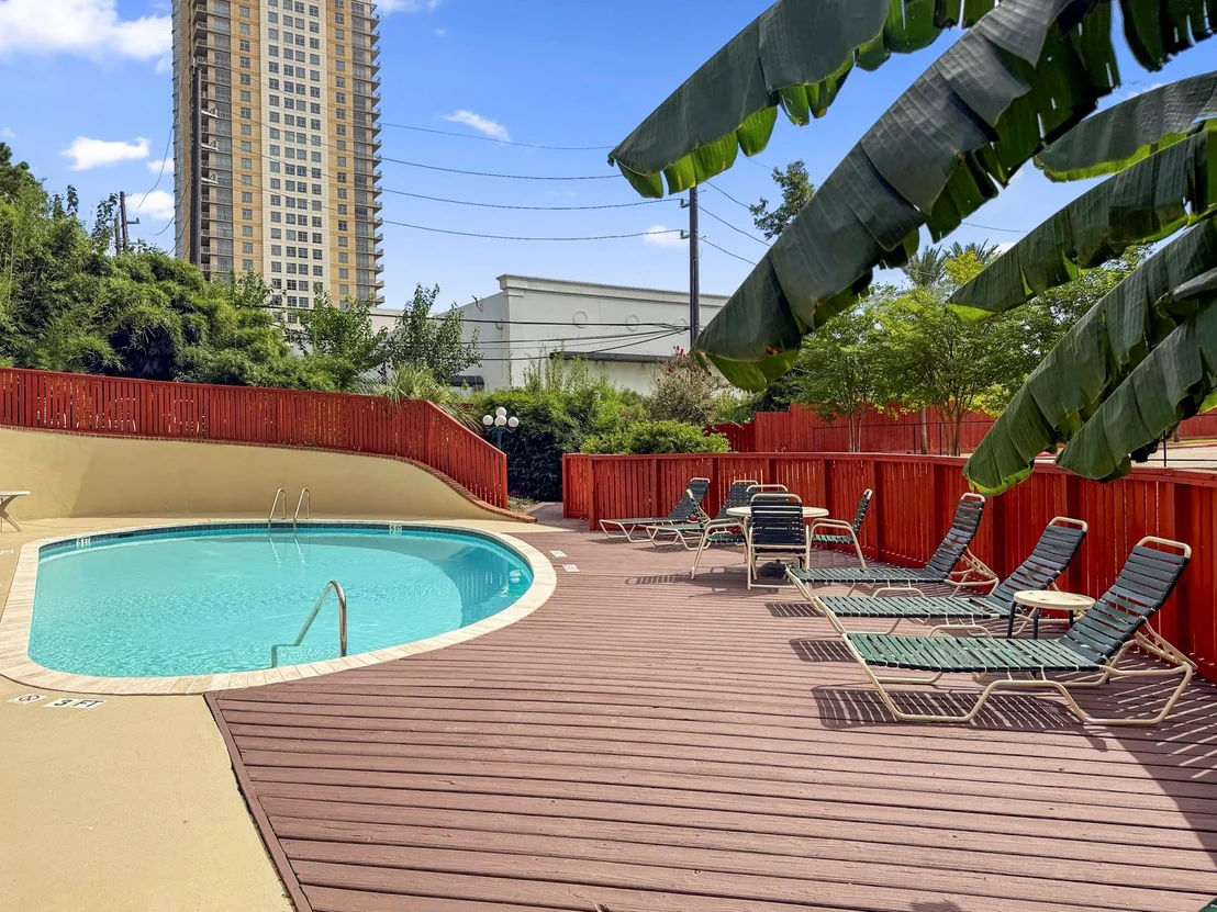 Photo of Unit 75 at 800 Post Oak Boulevard