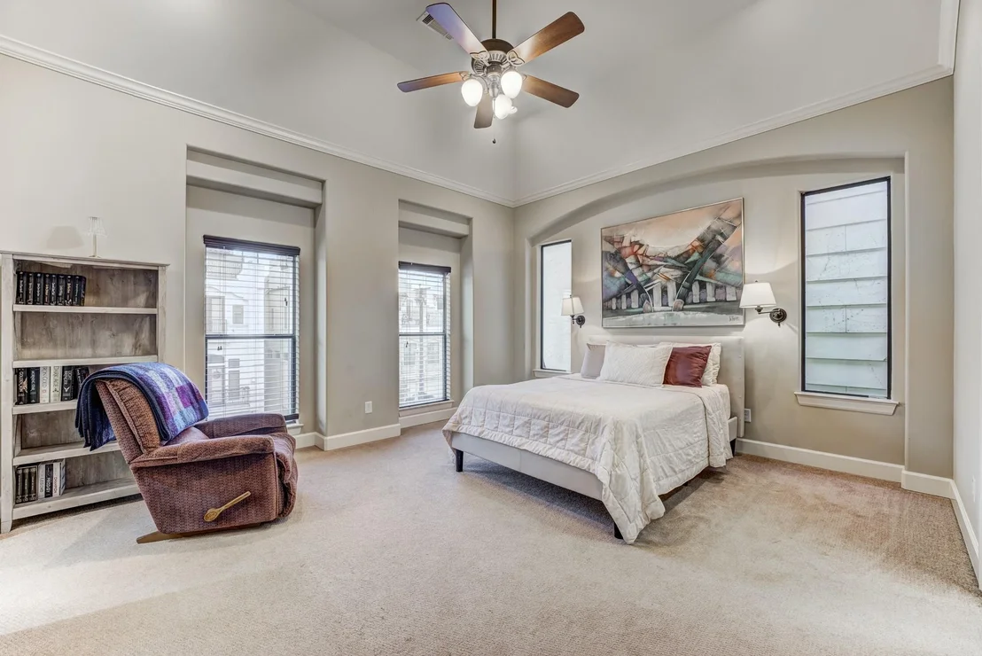 Photo of 2308 Couch Street