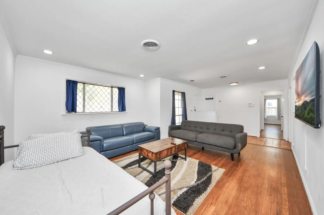 Photo of 5139 Beechnut Street