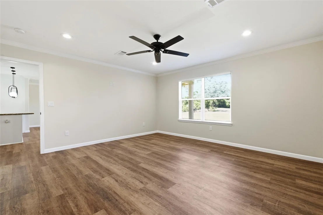 Photo of 340 Oak Ridge Drive
