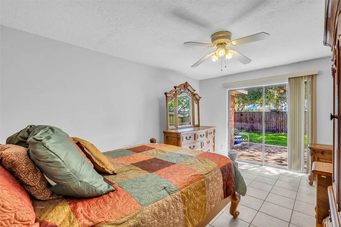 Photo of 2421 Maxwell Lane