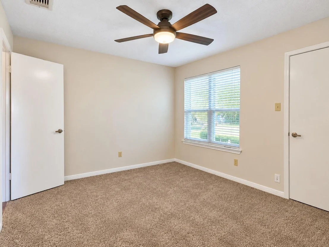 Photo of 15823 Oak Mountain Drive