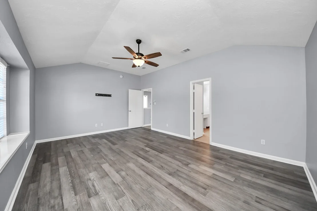 Photo of 18135 Gravenhurst Lane