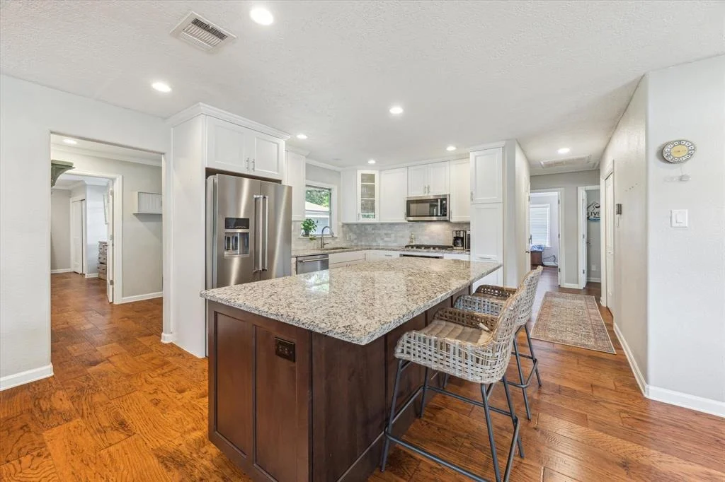 Photo of 1007 Waltway Drive