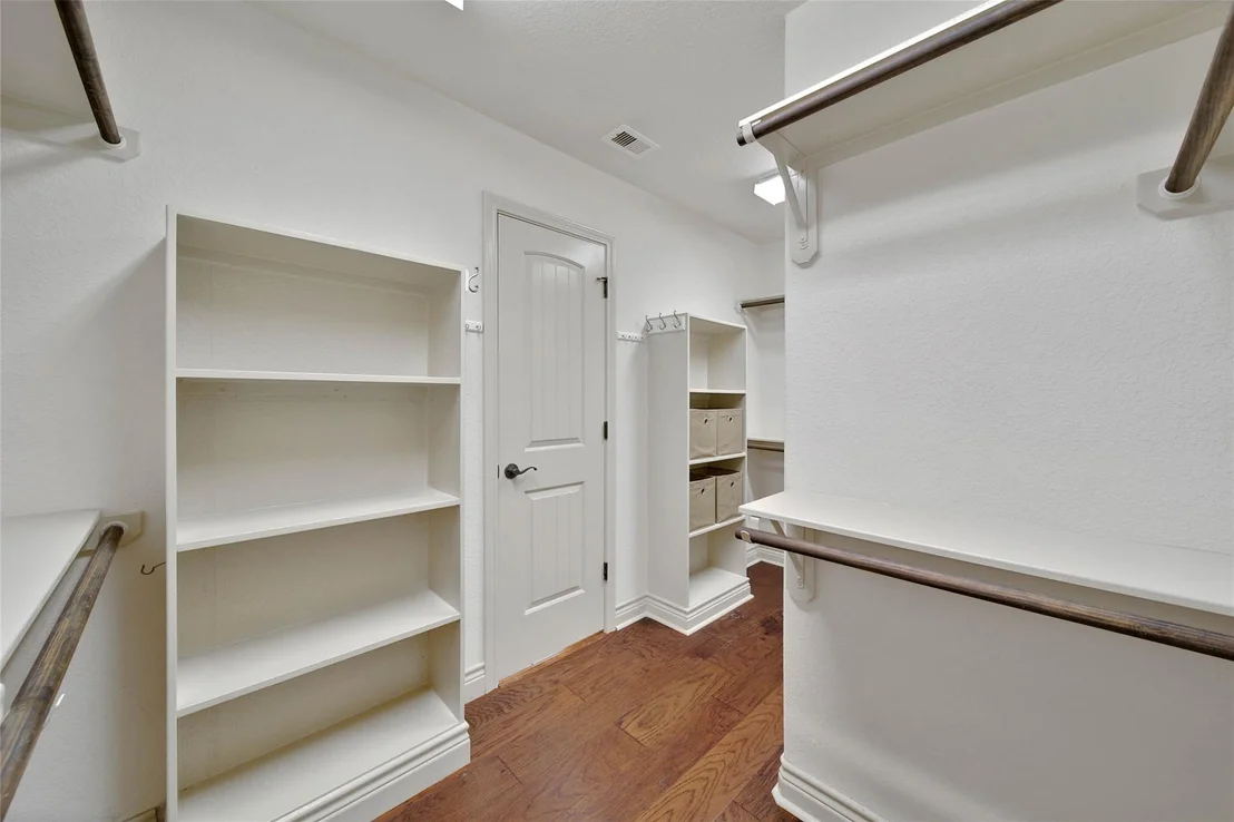 Photo of 40503 Manor Drive