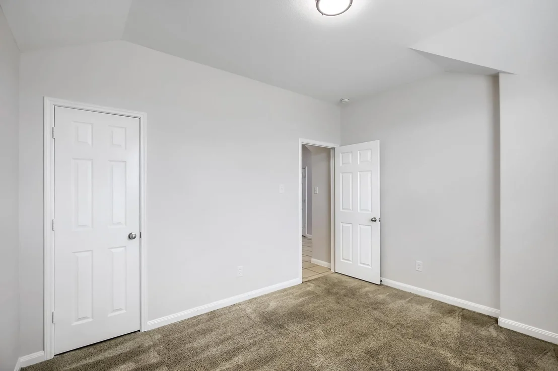 Photo of 324 Meadow View Lane