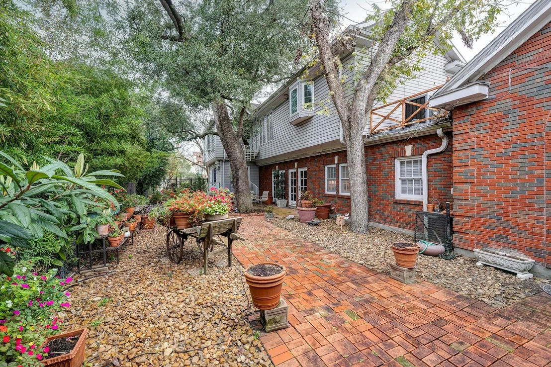 Photo of 1215 Barkdull Street