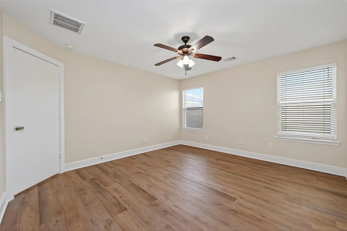 Photo of 21090 Aldens Oak