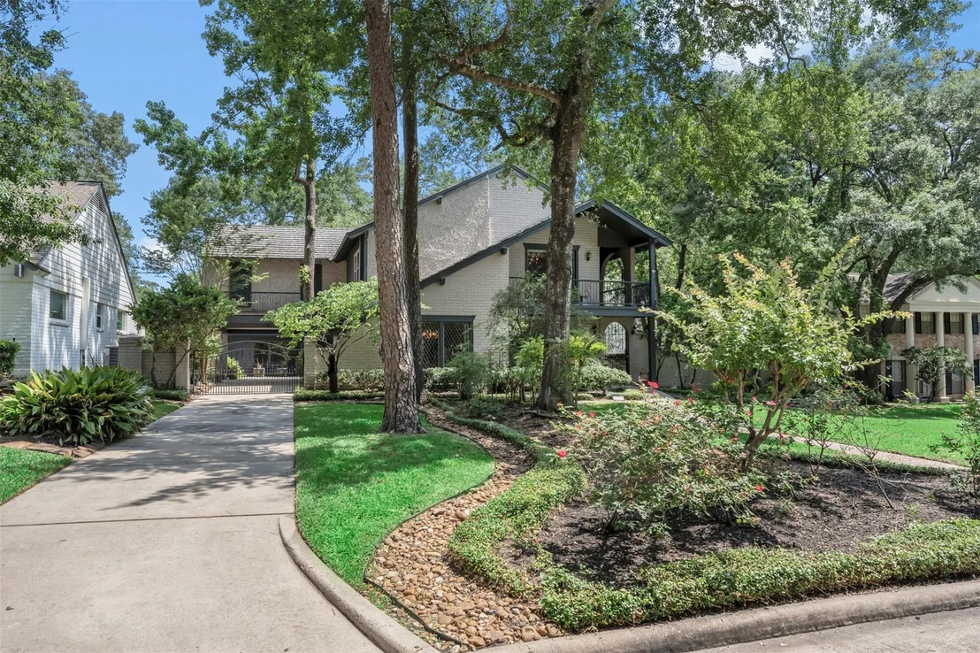 Photo of 6106 Larkmount Drive