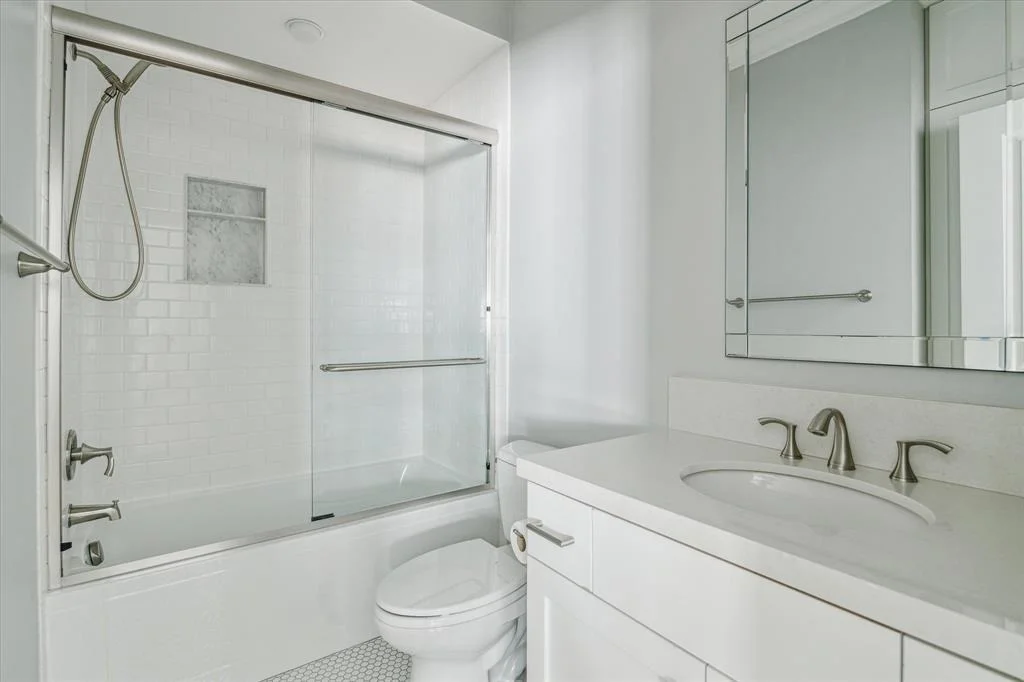 Photo of 2007 Bolsover Street