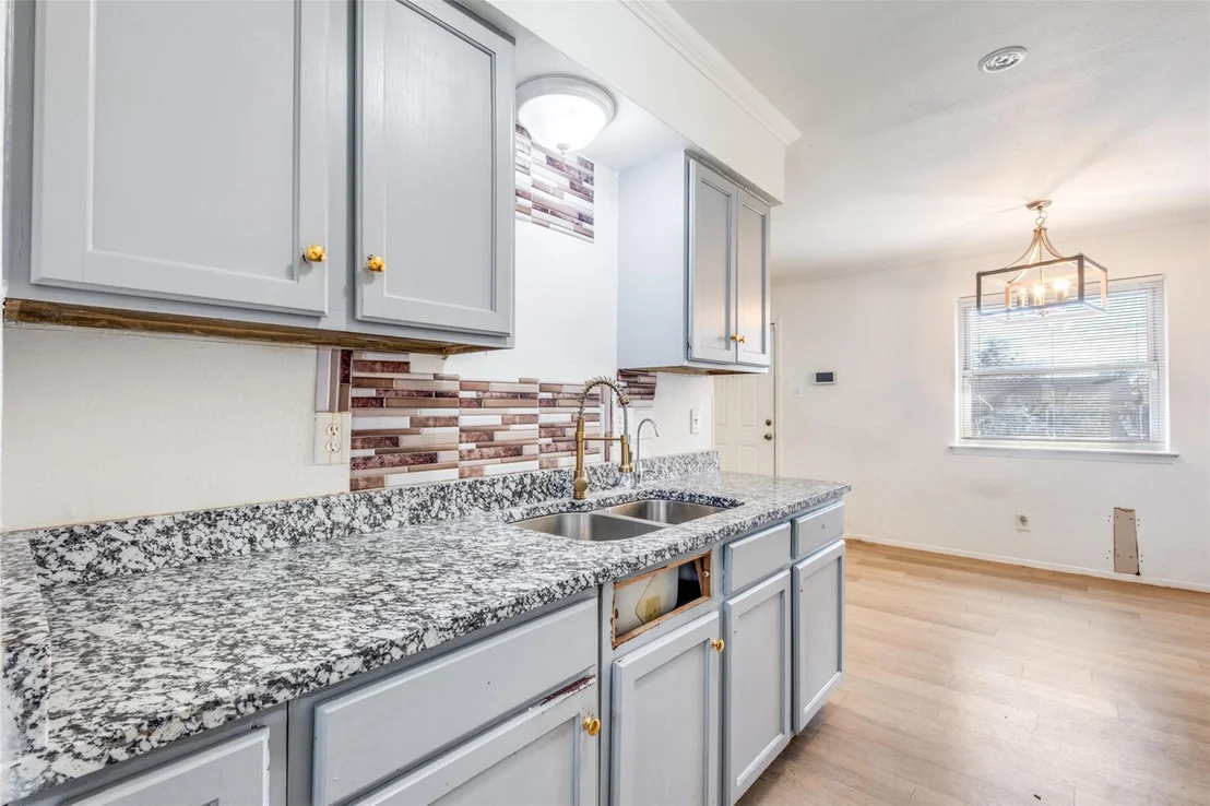 Photo of 3528 Silverhill Drive