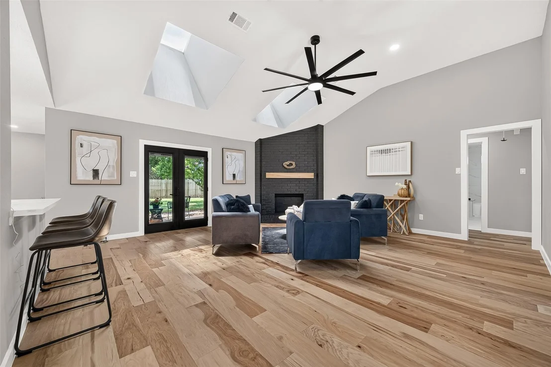 Photo of 15103 Plaza Libre Drive