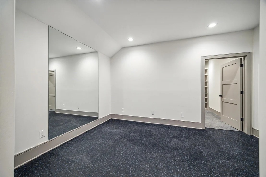 Photo of 526 Stoneleigh Drive