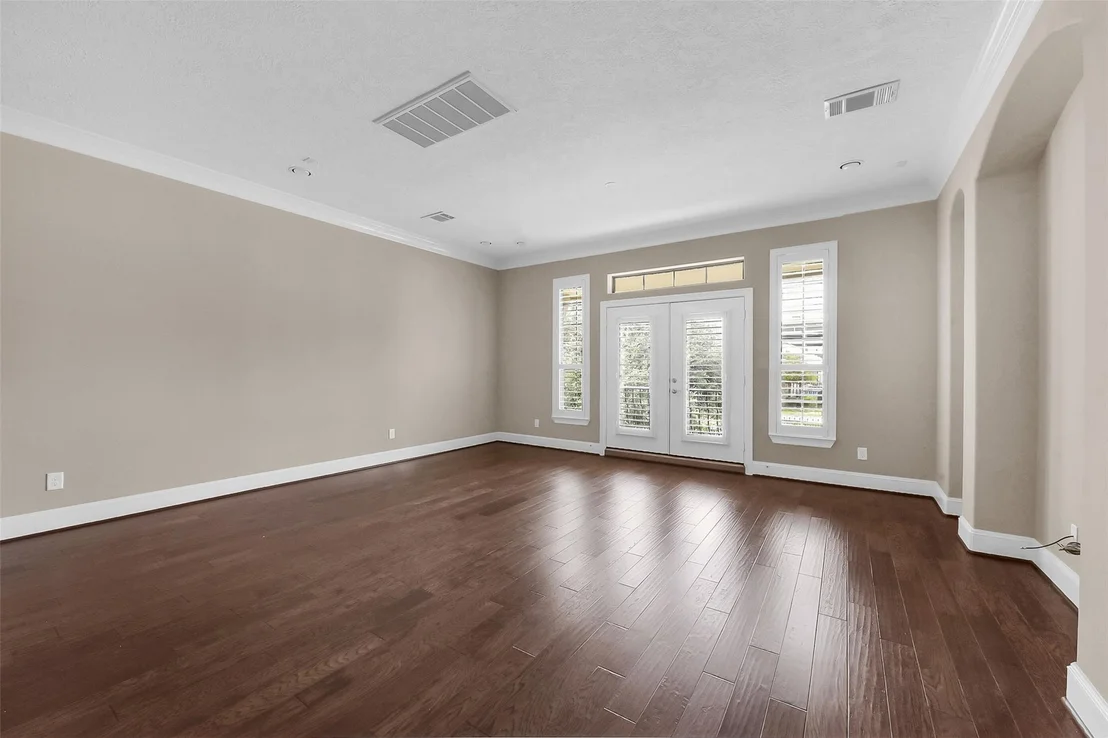 Photo of 905 Garden Oaks Trace