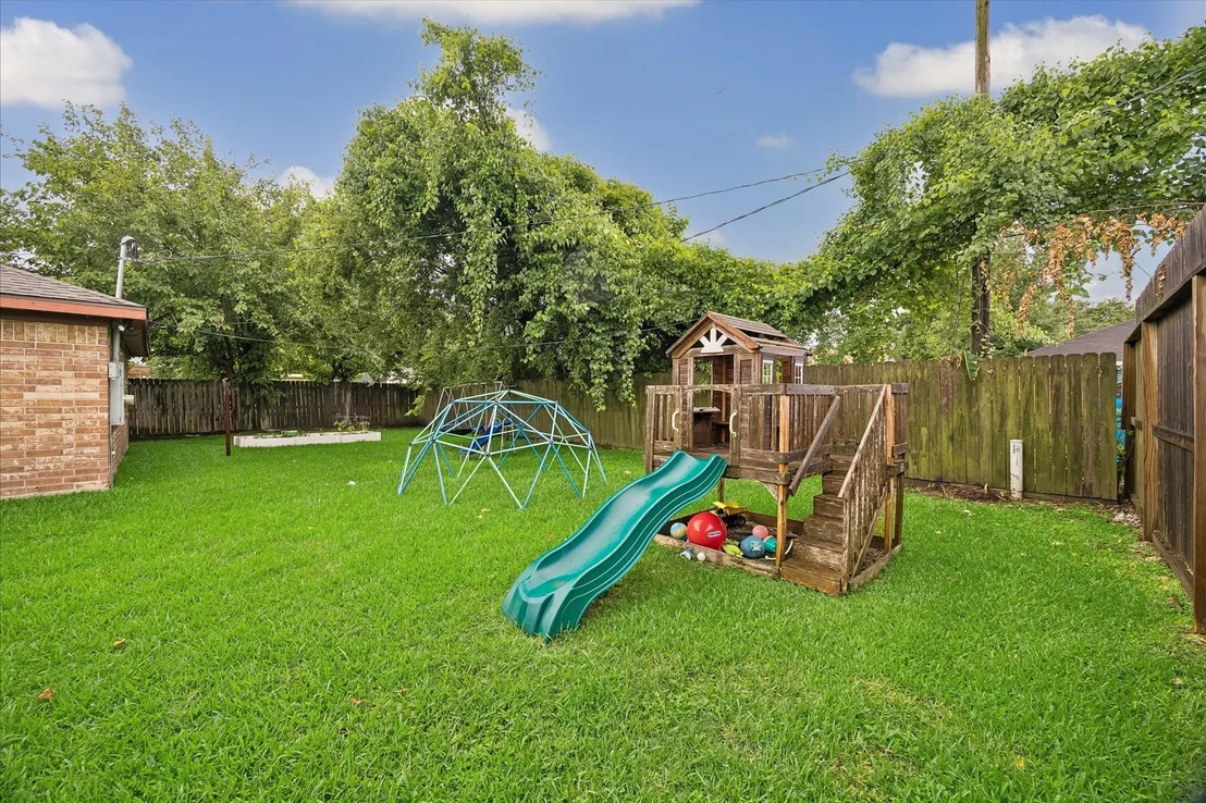 Photo of 1122 Sunny Drive
